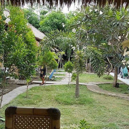 Baleku Homestay Trawangan กีลีตราวางัน ภายนอก รูปภาพ