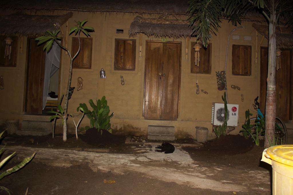 Baleku Homestay Trawangan กีลีตราวางัน ภายนอก รูปภาพ