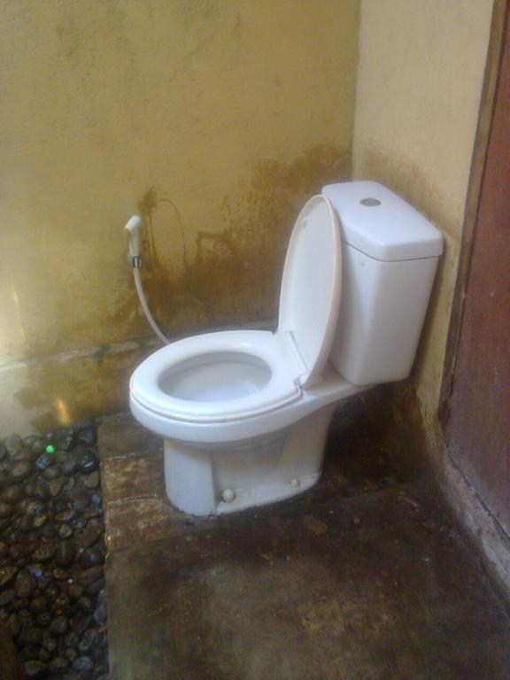Baleku Homestay Trawangan กีลีตราวางัน ภายนอก รูปภาพ