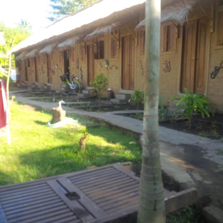 Baleku Homestay Trawangan กีลีตราวางัน ภายนอก รูปภาพ