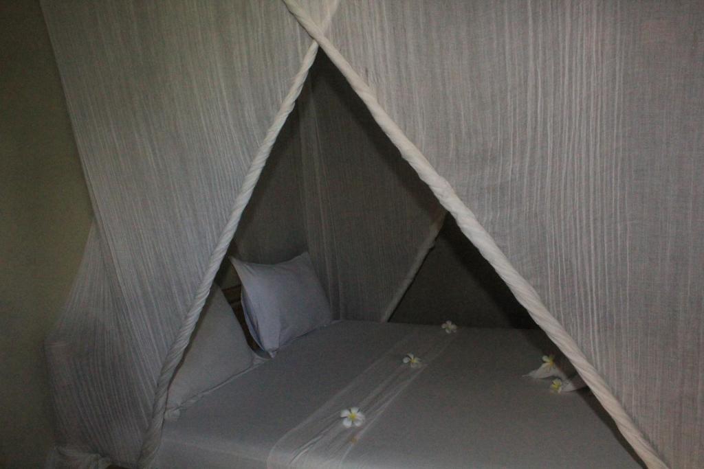Baleku Homestay Trawangan กีลีตราวางัน ภายนอก รูปภาพ